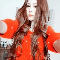 一个我喜欢的女生 穿我给她买的衣服拍照当头像 是几个意思