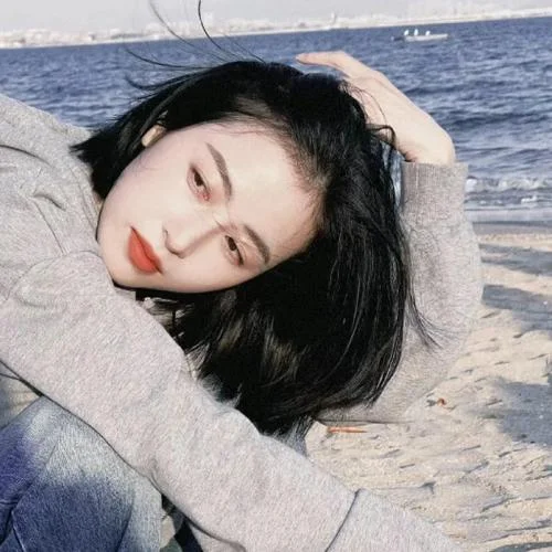 短头发女生头像