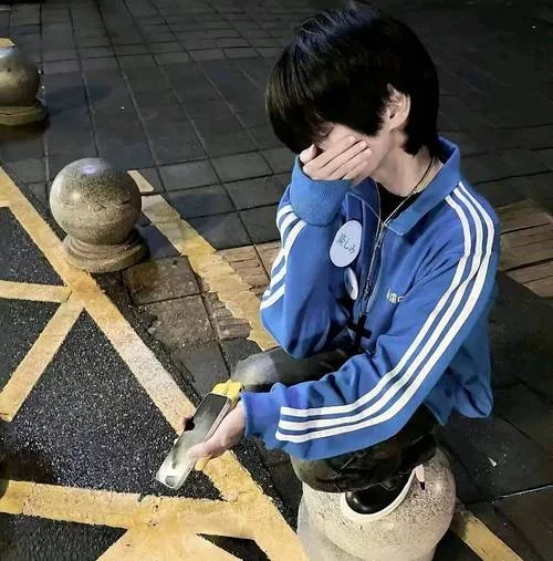 qq头像男生帅气