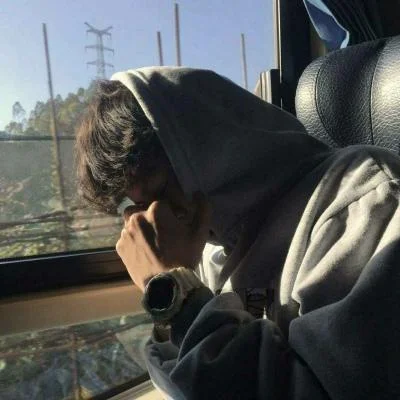 男生头像冷酷帅气侧脸