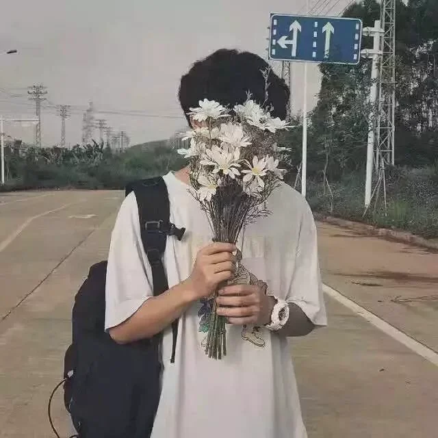 不易撞的单人情侣头像