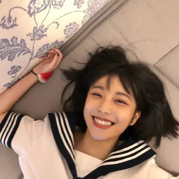 女生头像丨幸福就是,想到你就心安 一面