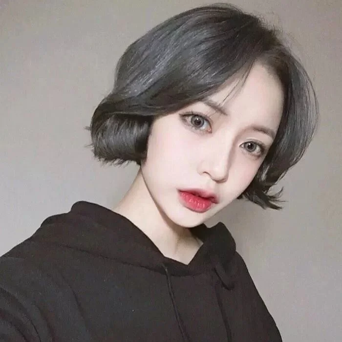 短发女头