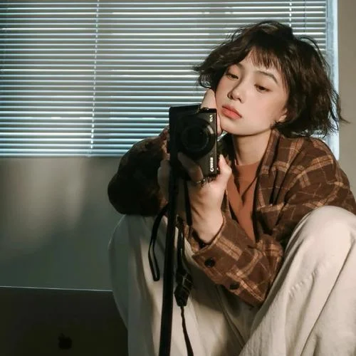 短头发女生头像