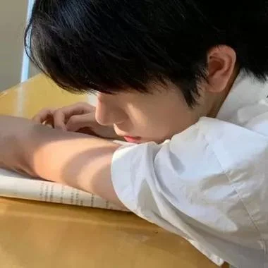 森系小清新男生头像