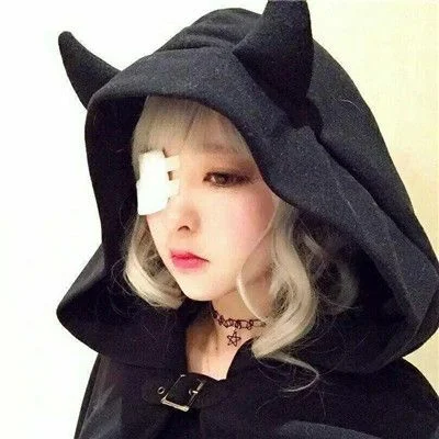 女巫 谈情不如逗狗