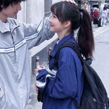 情侣头像真人一人一半