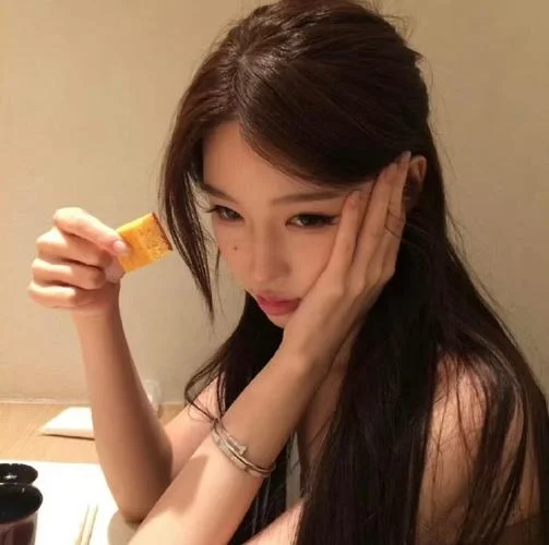 2018最潮最火女生头像