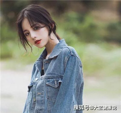 幽默笑话 一次和伙计们聚餐吃鱼,一伙计鱼刺卡在嗓子里了