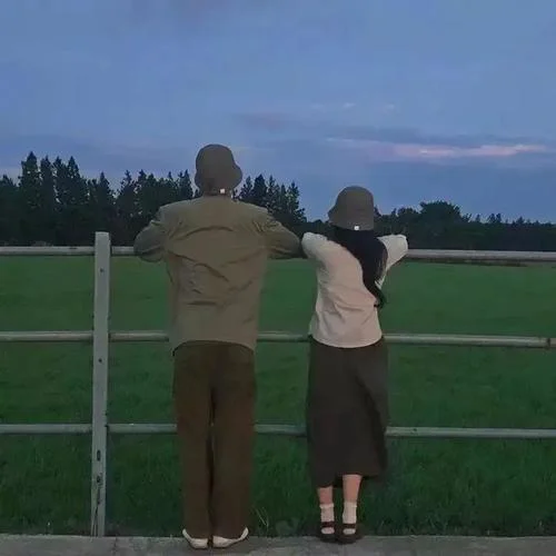 森系情侣头像一男一女