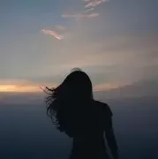 头像女生背影