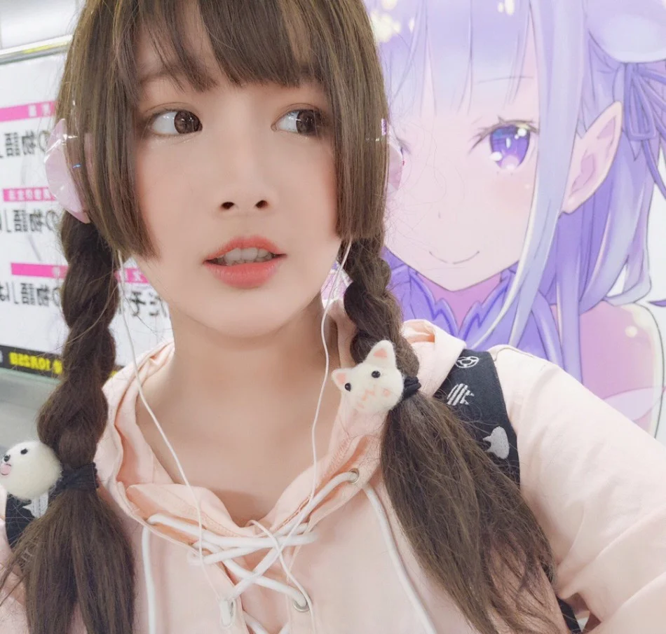 美女留学生归国创业 天使脸蛋魔鬼身材走红