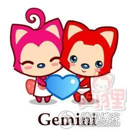 求阿狸情侣头像一左一右抱心哒